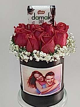 Kutuda 11 Gül ve Çikolata