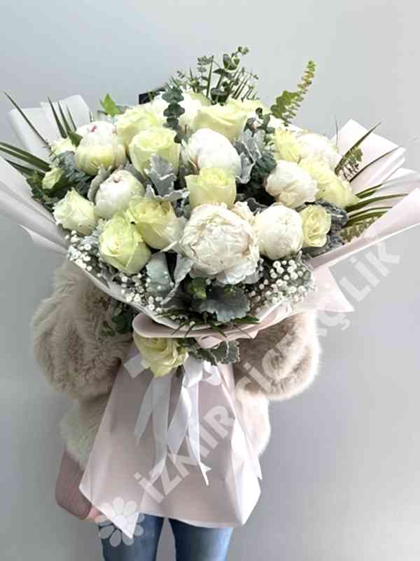 Beyaz Şakayık & Gül Buketi