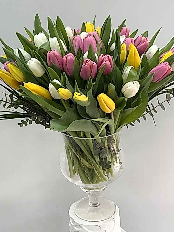 Kadeh Vazoda 50 Renkli Lale