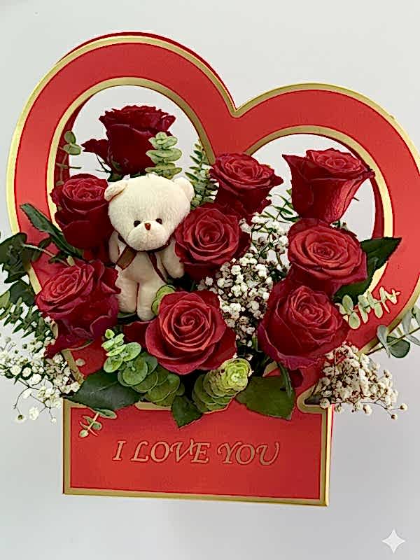 Kalp Kutuda Kırmızı Güller