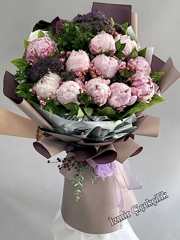 11 Pembe Şakayık Buketi 
