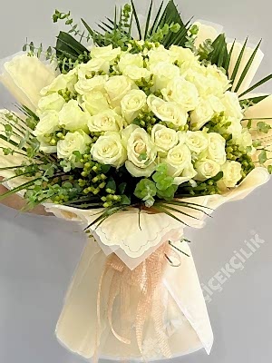 41 İthal Beyaz Gül Buketi