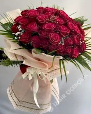 41 Kırmızı Gül Nişan Çiçeği