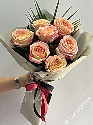 7 İthal Mercan Rengi Gül Buketi