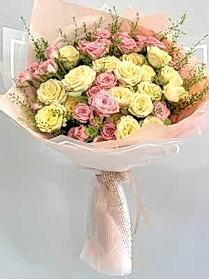 Odilia & Salinero 10 Spray Gül Buketi