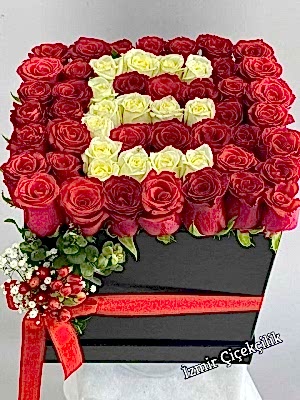 Kutuda Harfli Kırmızı Gül İsteme Çiçeği