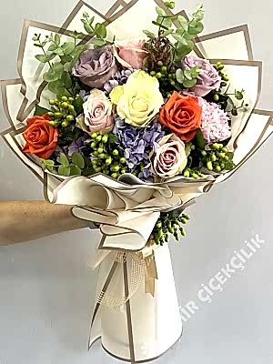 Rengarenk Gül Ortanca Buketi