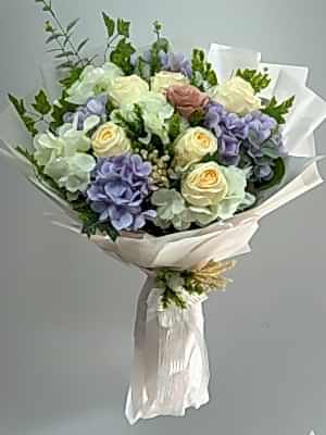 Yapay Ortanca Gül Buketi