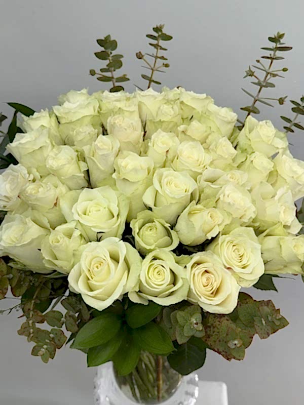 Vazoda 41 Beyaz Gül Aranjmanı